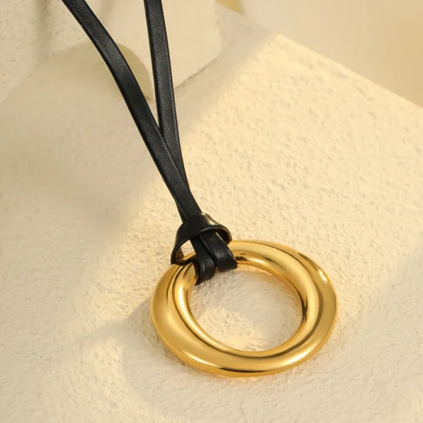 Collar Cuero Chunky Circular