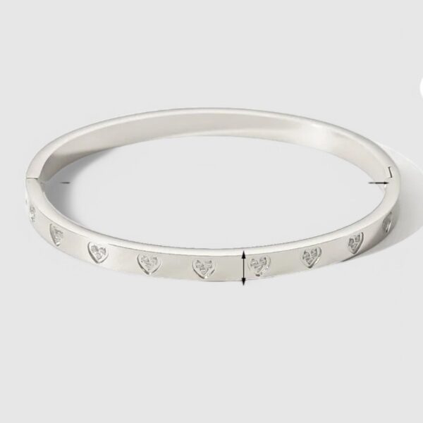 Brazalete de corazones