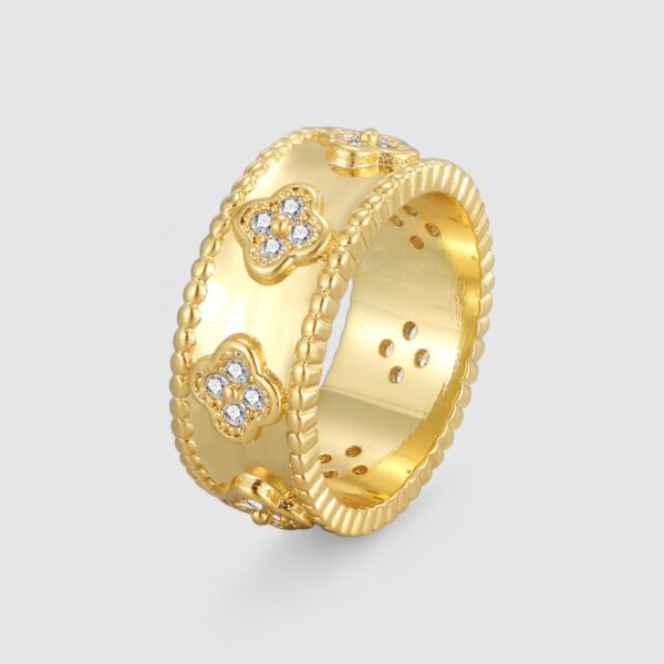 Anillo Clover