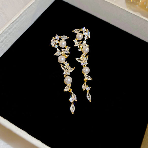 Zarcillos Largos con Perlas