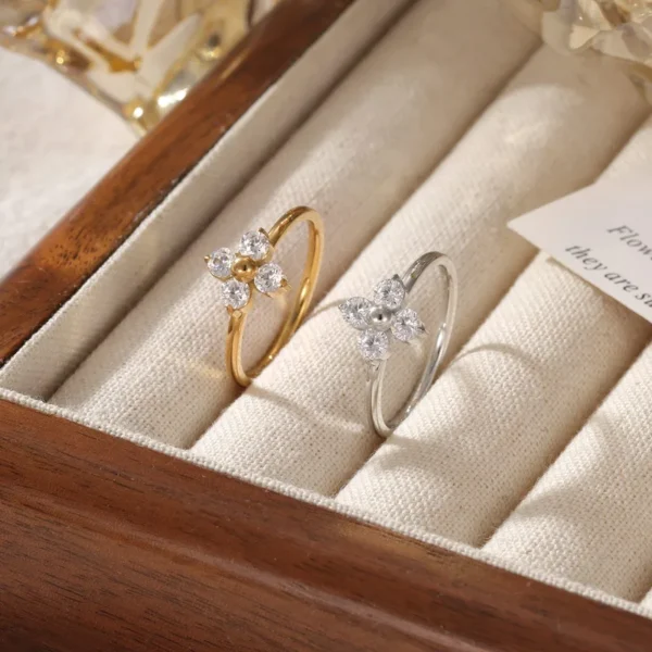 Anillo Flor Delicado