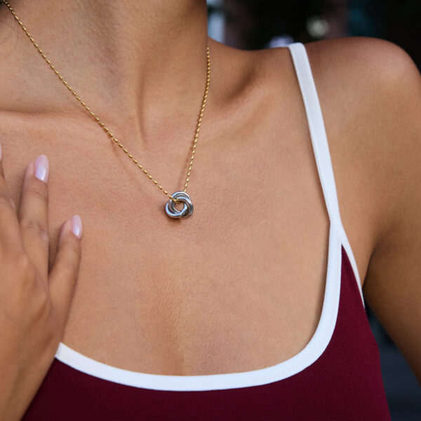 Collar Bicolor Entrelazado