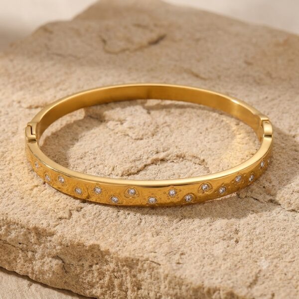 Brazalete Lluvia de Corazones y Estrellas
