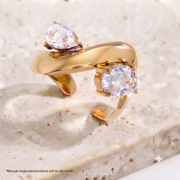 Anillo Lia