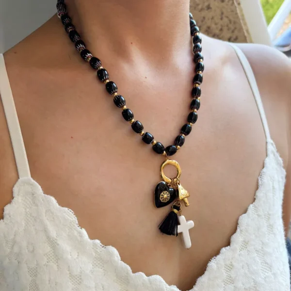 Collares Multicharm Negros