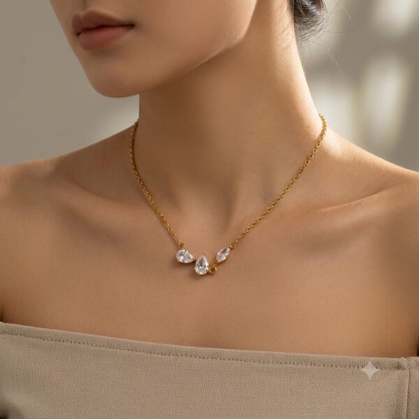 Collar Eve