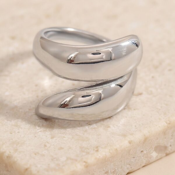 Anillo Abstracto
