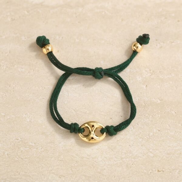 Pulsera De Hilo Con Dije De Chapa